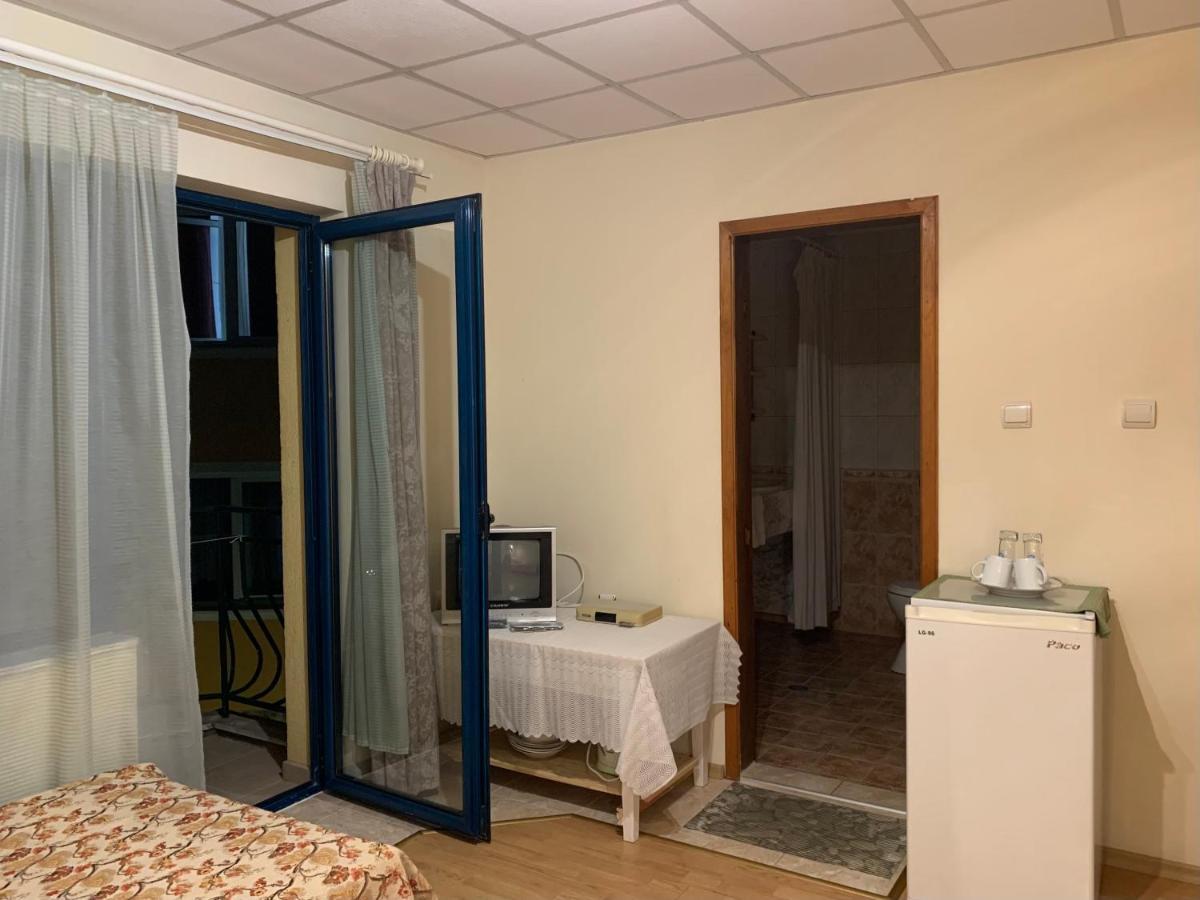 Guest House “Olesya” Obzor Exterior photo