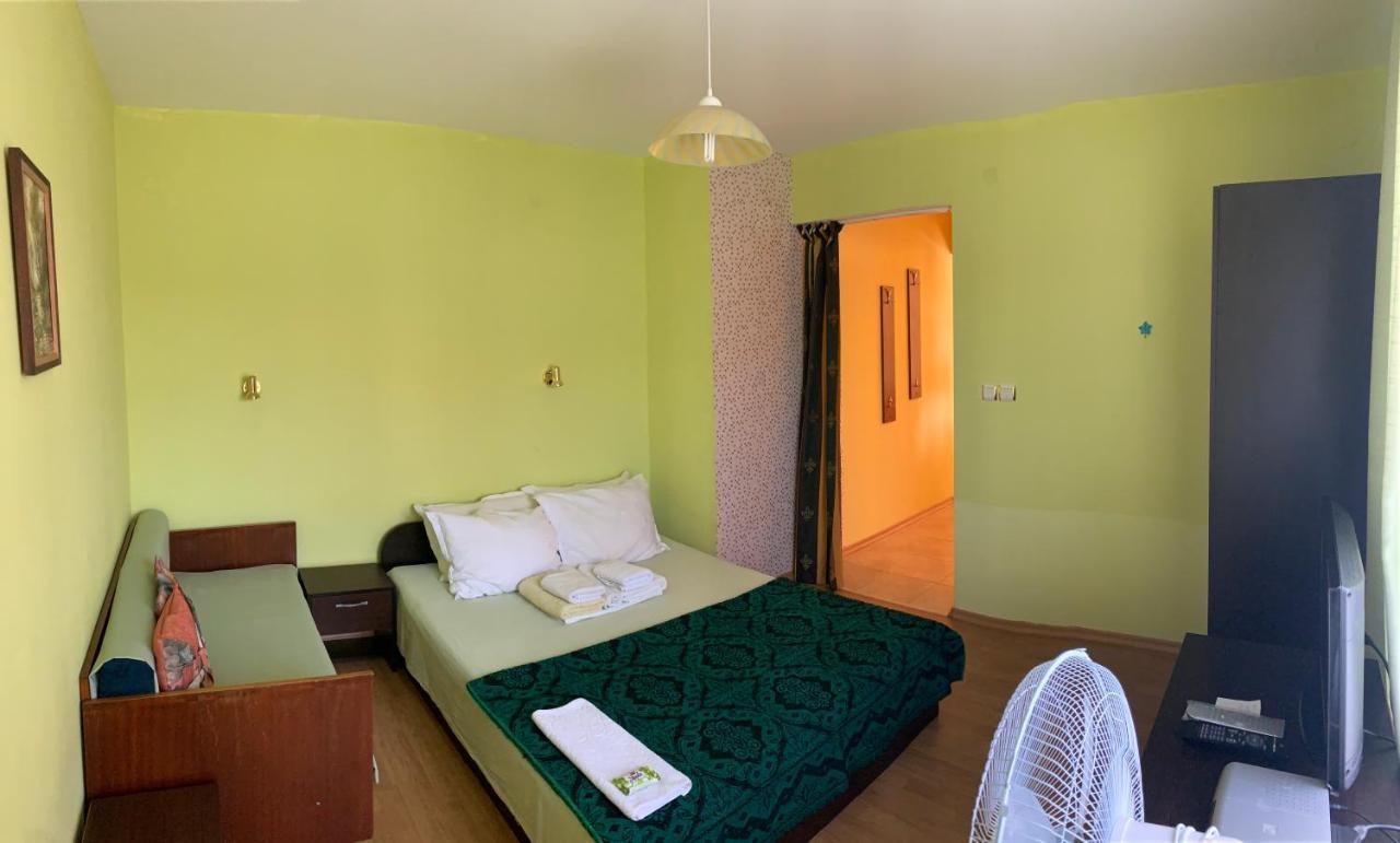 Guest House “Olesya” Obzor Exterior photo
