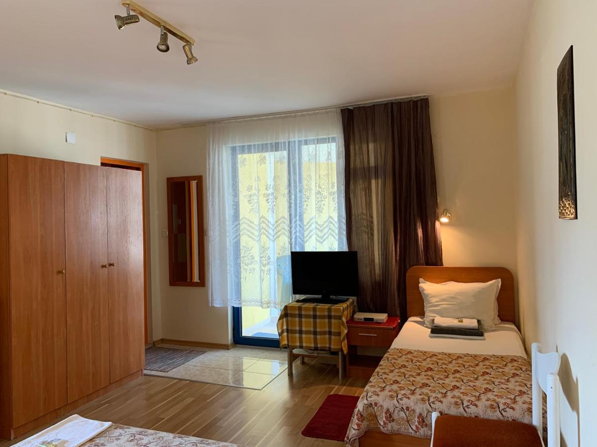 Guest House “Olesya” Obzor Exterior photo