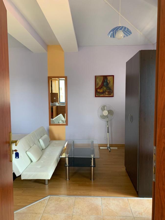 Guest House “Olesya” Obzor Exterior photo