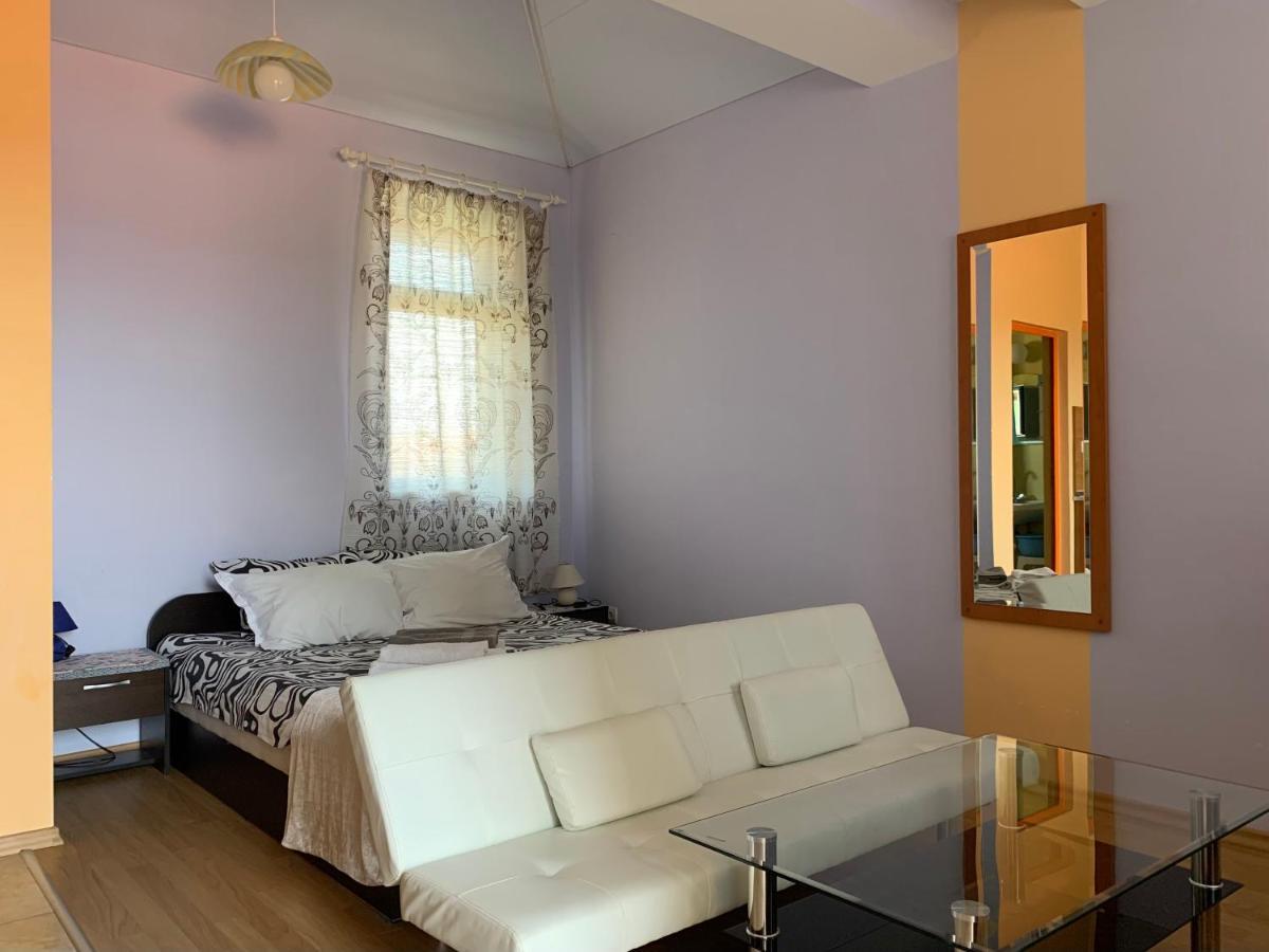 Guest House “Olesya” Obzor Exterior photo